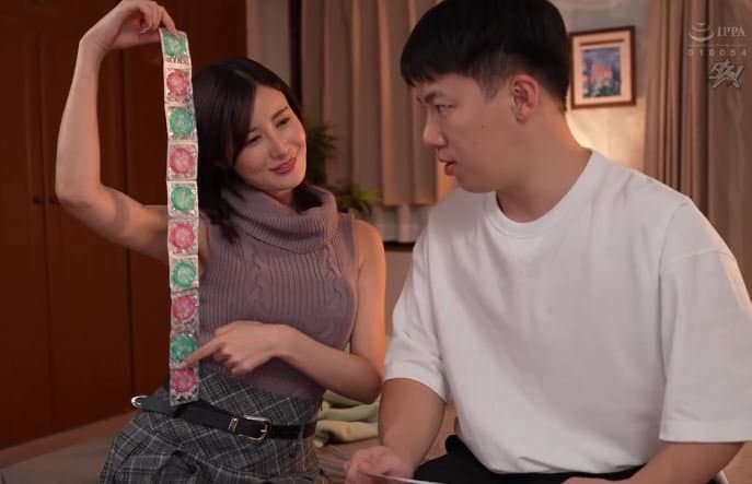 Bị người yêu bỏ vì nhu cầu tình dục quá cao, chị gái tìm đến cậu em trai